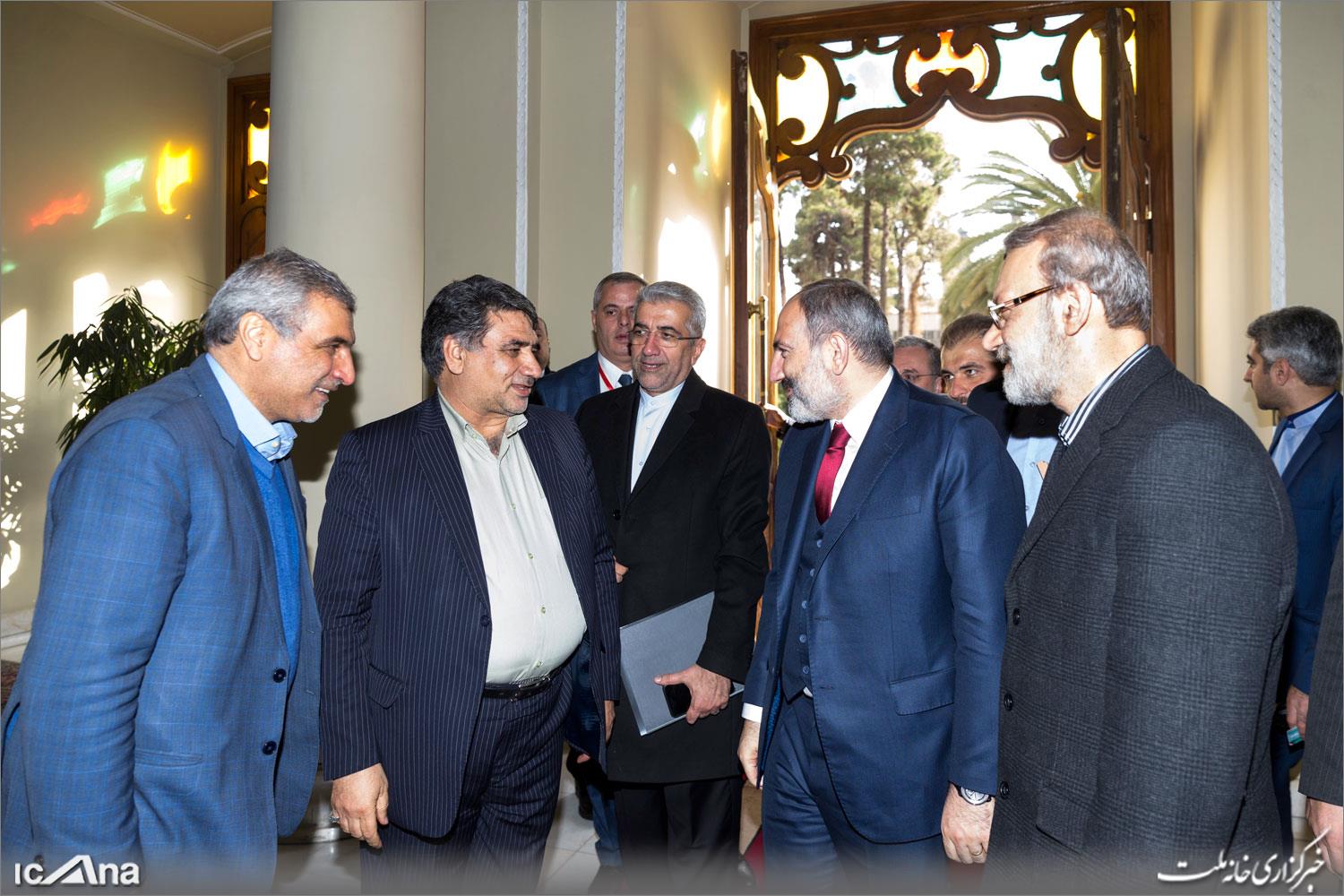 دیدار دکتر لاریجانی  به همراه سبحانی فر با نخست وزیر ارمنستان